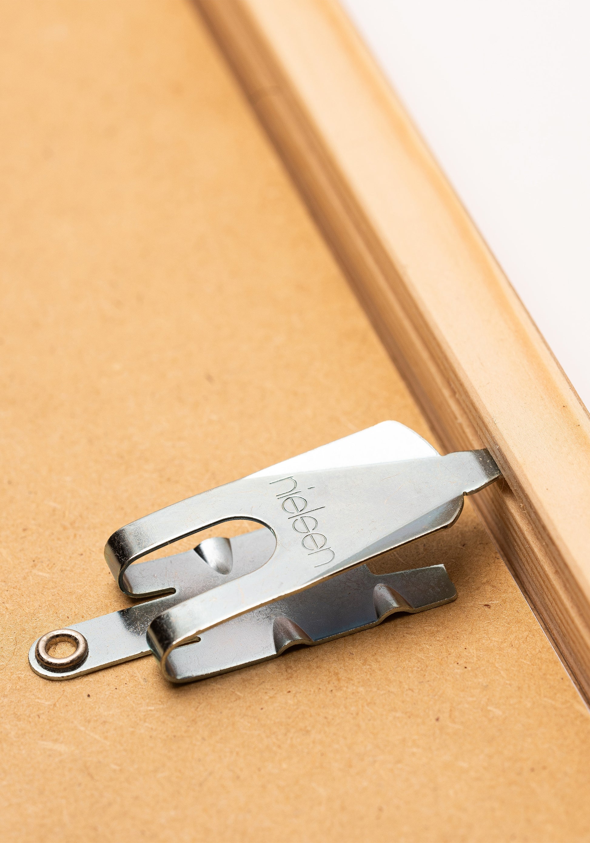 Premium Wood frame Nielsen Black