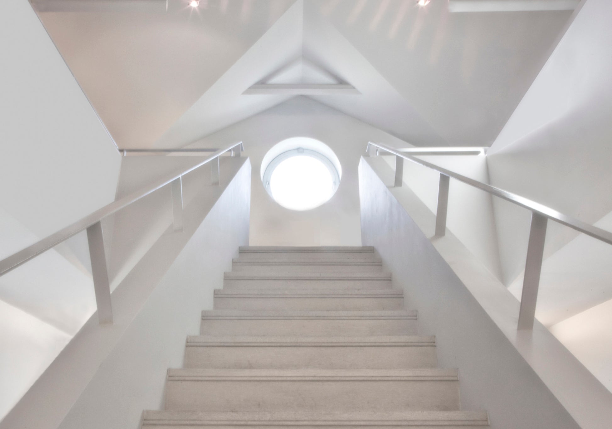Geometric White Ascent